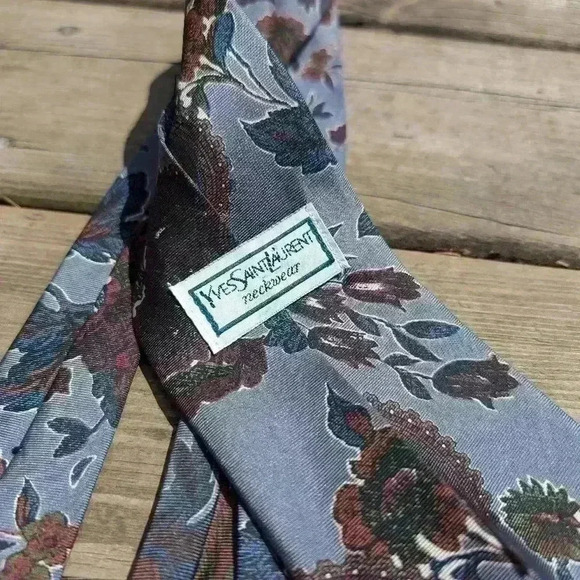 Vintage Yves Saint Laurent YSL men's 100percent  silk tie - Picture 2 of 8